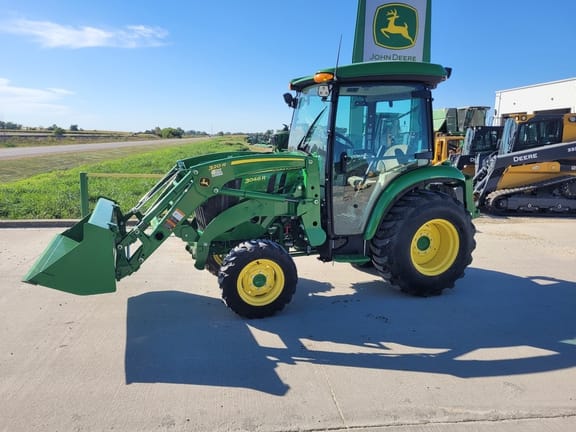 Main image John Deere 3046R
