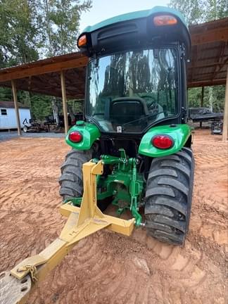Image of John Deere 3046R equipment image 3