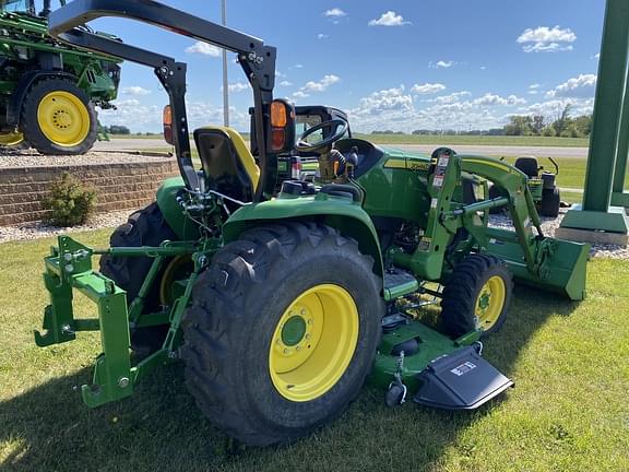 Image of John Deere 3046R equipment image 3