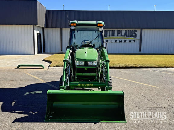 Image of John Deere 3046R equipment image 2