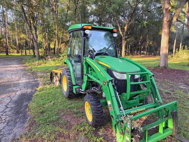 Image of John Deere 3046R equipment image 2
