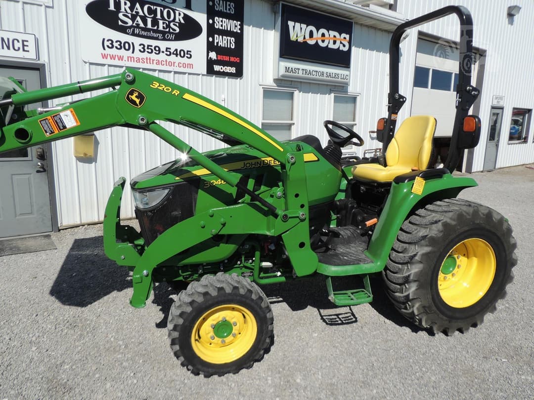 Image of John Deere 3046R Primary image