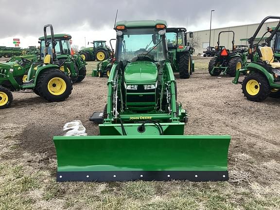 Image of John Deere 3046R equipment image 1