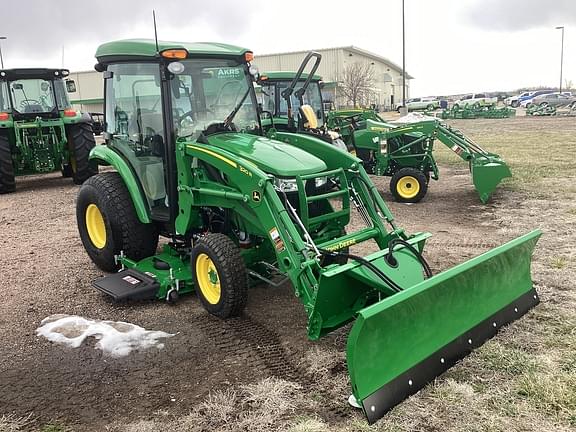 Image of John Deere 3046R equipment image 2