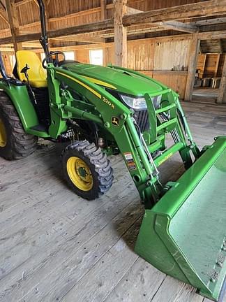 Image of John Deere 3046R equipment image 4