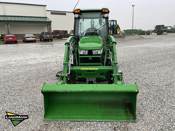 Image of John Deere 3046R equipment image 1