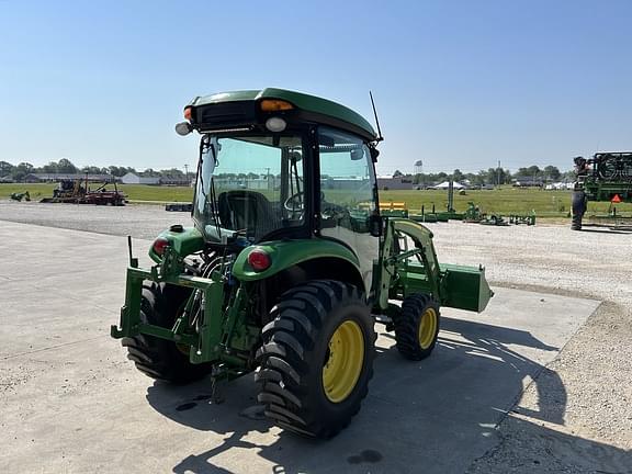 Image of John Deere 3046R equipment image 2