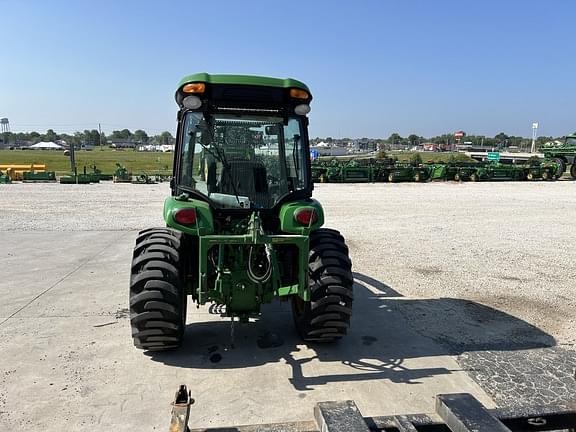 Image of John Deere 3046R equipment image 4