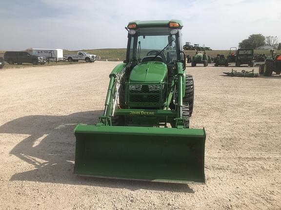 Image of John Deere 3046R equipment image 2