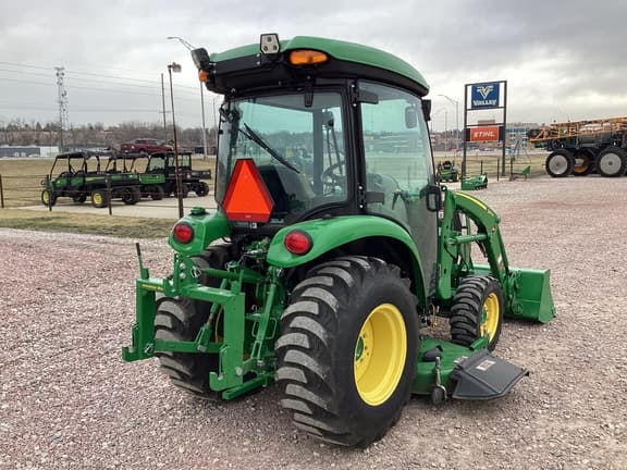 Image of John Deere 3046R equipment image 3