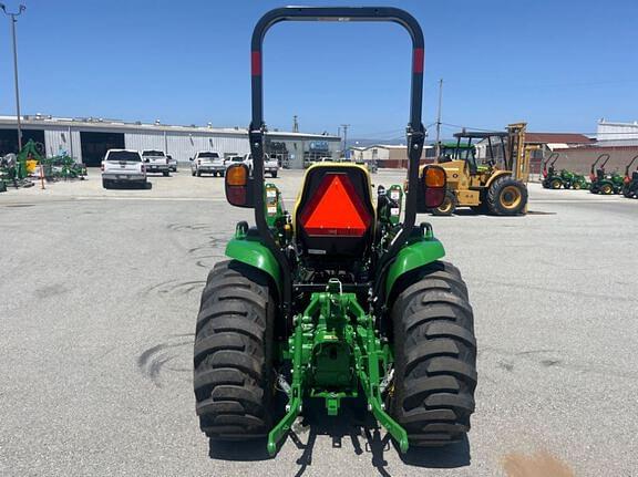 Image of John Deere 3046R equipment image 3