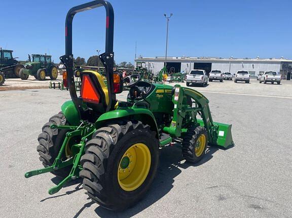 Image of John Deere 3046R equipment image 4