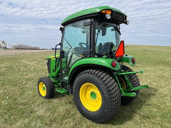 Image of John Deere 3046R equipment image 2