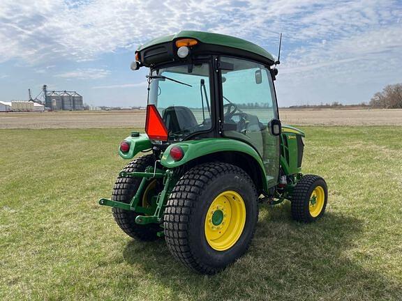 Image of John Deere 3046R equipment image 4