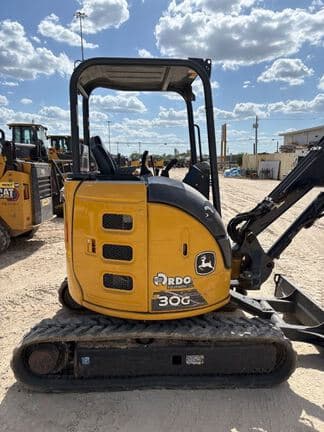 Image of John Deere 30G equipment image 3
