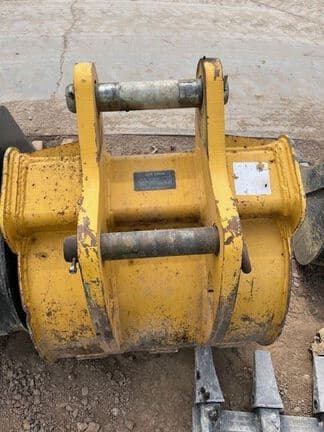 Image of John Deere Backhoe Bucket Image 1