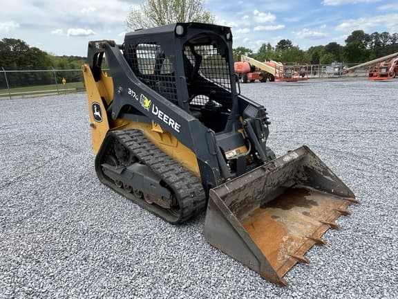 Image of John Deere 317G equipment image 4
