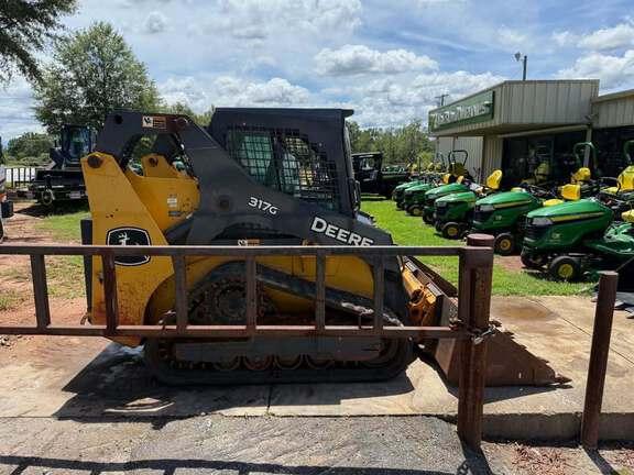 Image of John Deere 317G equipment image 4
