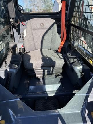 Image of John Deere 317G equipment image 4