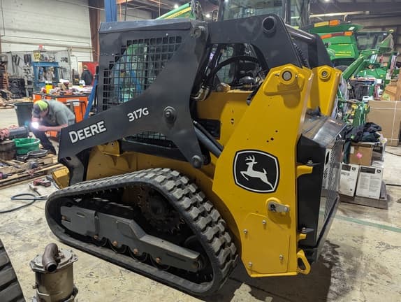 Image of John Deere 317G equipment image 3