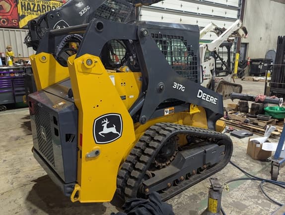 Image of John Deere 317G equipment image 2