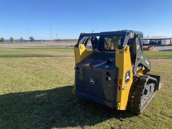 Image of John Deere 317G equipment image 2