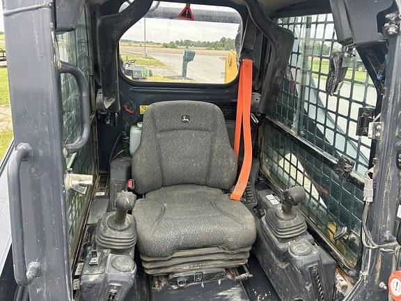 Image of John Deere 317G equipment image 3
