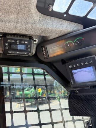 Image of John Deere 317G equipment image 4