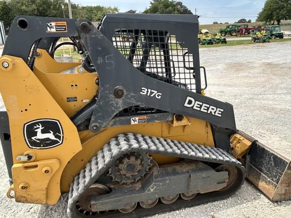 Image of John Deere 317G equipment image 4
