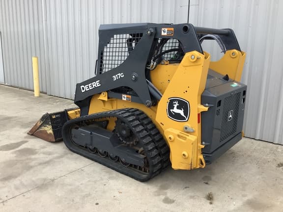 Image of John Deere 317G equipment image 3
