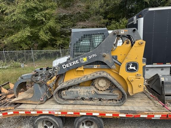 Image of John Deere 317G equipment image 2