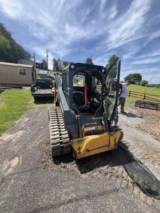 Image of John Deere 317G equipment image 3