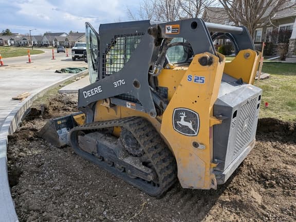 Image of John Deere 317G equipment image 2