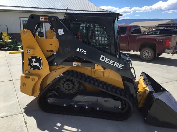 Image of John Deere 317G equipment image 4