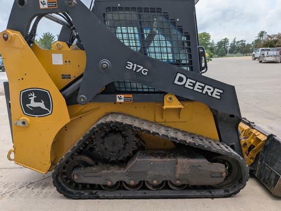 Image of John Deere 317G equipment image 2