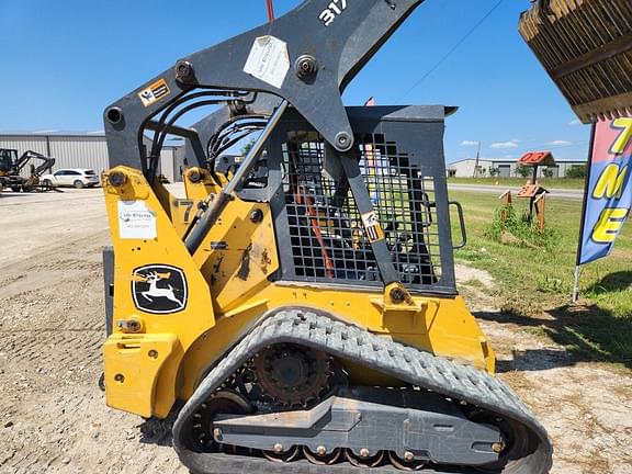 Image of John Deere 317G equipment image 2