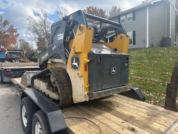 Image of John Deere 317G equipment image 4