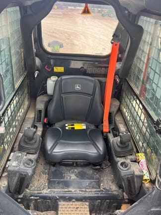 Image of John Deere 317G equipment image 4