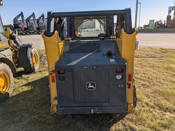 Image of John Deere 317G equipment image 4