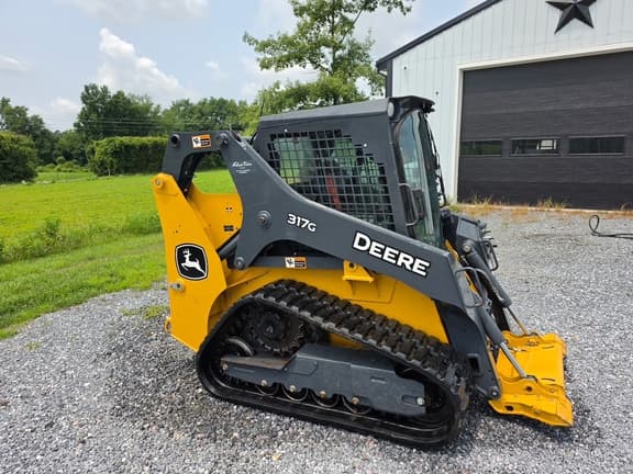 Image of John Deere 317G equipment image 2