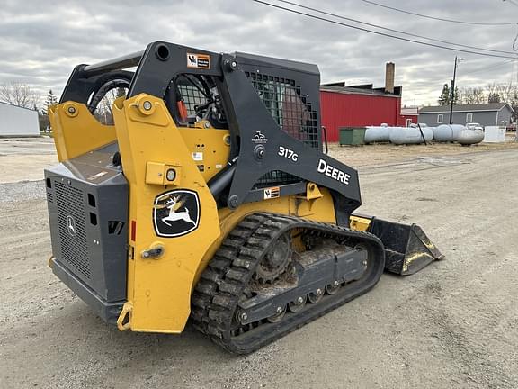 Image of John Deere 317G equipment image 4