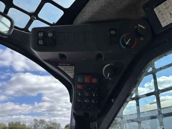 Image of John Deere 317G equipment image 3