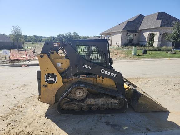 Image of John Deere 317G equipment image 3