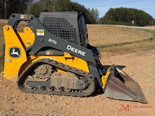 Image of John Deere 317G equipment image 1