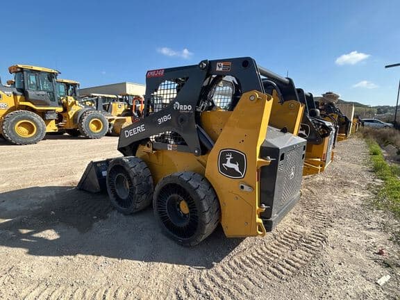Image of John Deere 318G equipment image 2