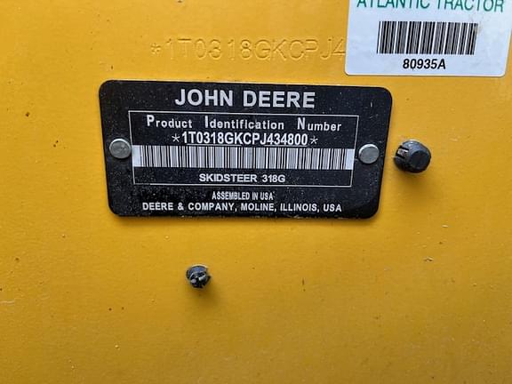 Image of John Deere 318G equipment image 4