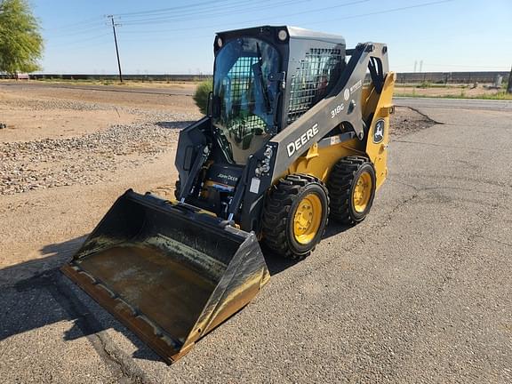 Image of John Deere 318G equipment image 4