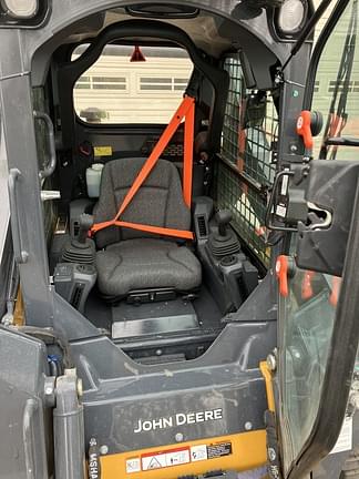 Image of John Deere 318G equipment image 4