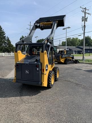 Image of John Deere 318G equipment image 4