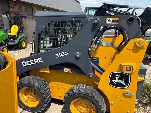 Image of John Deere 318G equipment image 1